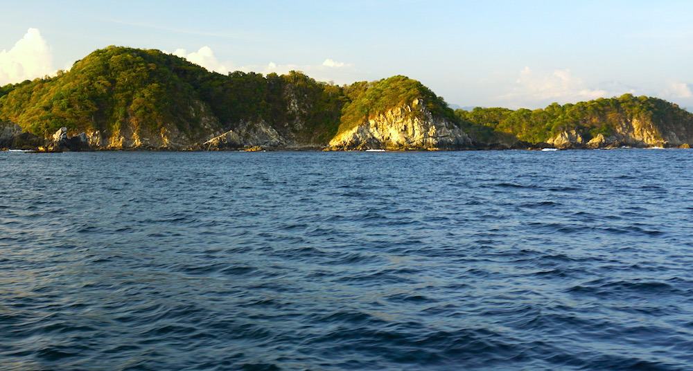 Tour the seven bays in Huatulco attractions