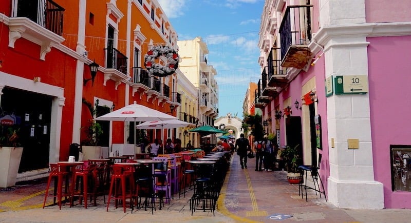 Calle 59 has lot of tables in the street with Campeche restaurants of all sorts.