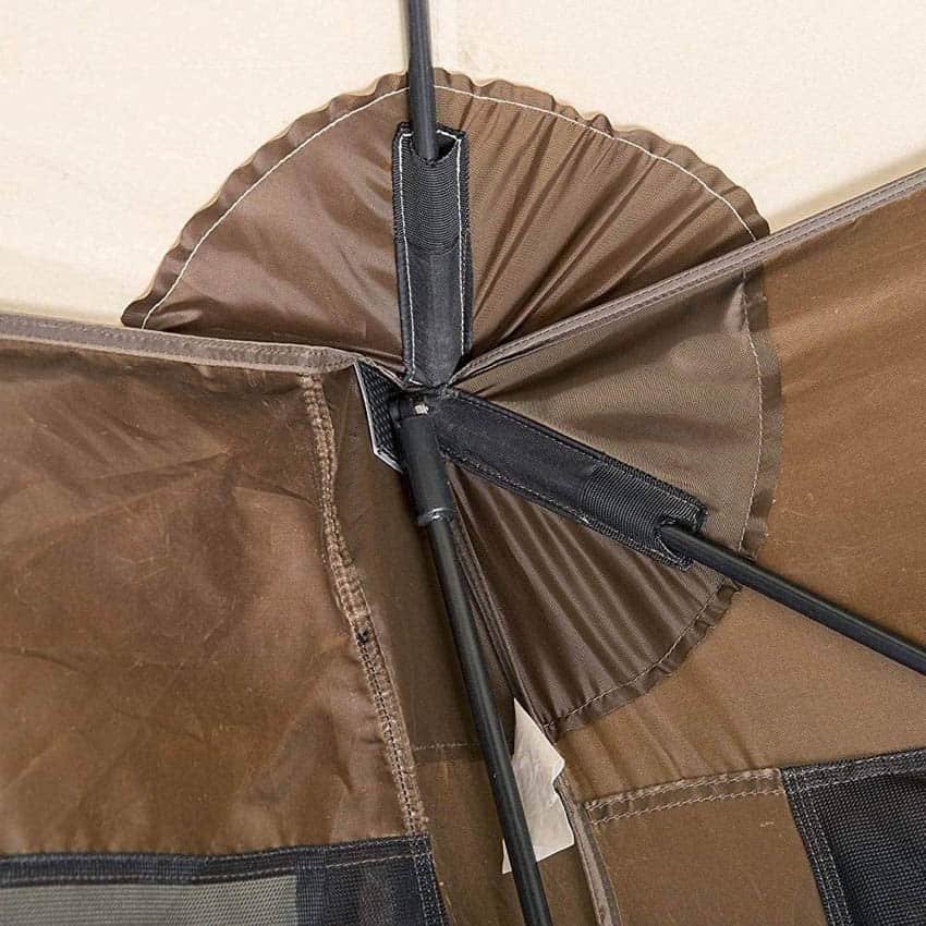 The hub-and-spoke design that gives Clam Shades strength, even in the worst weather